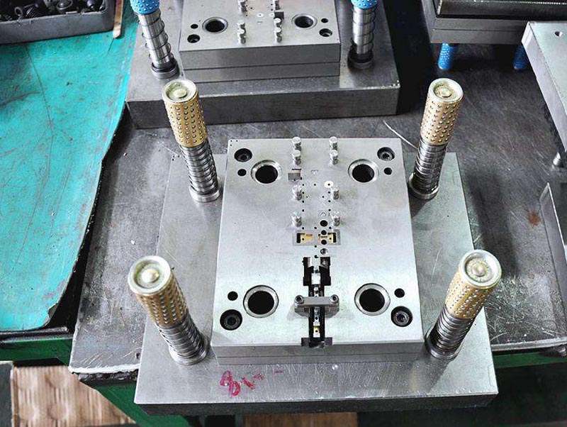 成武模具制造-01